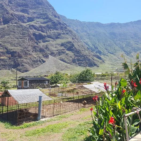 BEAUTIFUL COASTAL HOUSE ON A TRANQUIL ORGANIC FARM，位于Guinea的酒店