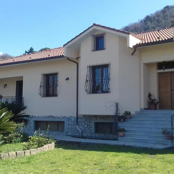 Le Poiane B&B-Casa vacanze，位于San Piero Patti的酒店