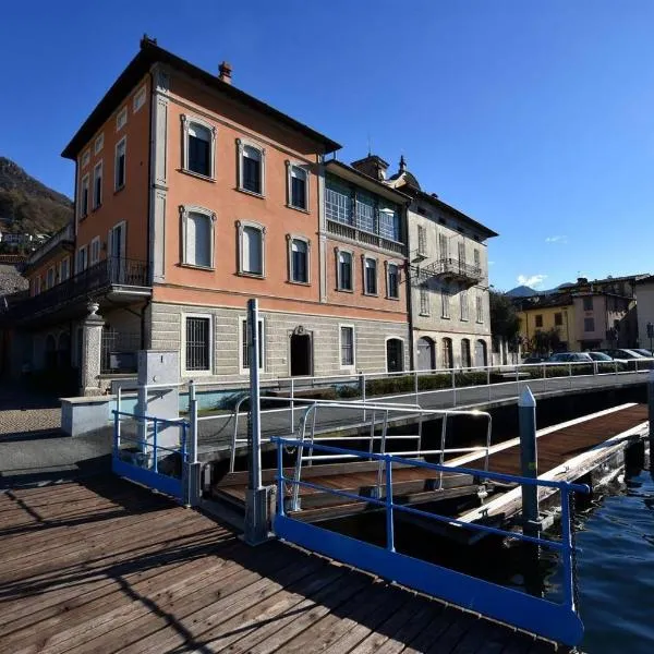 Residenza di Prestigio In Riva al Lago Marone Primo Piano，位于马罗内的酒店
