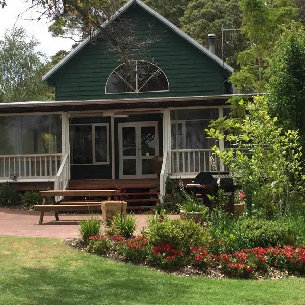 Lakeside Garden Chalet，位于丹马克的酒店