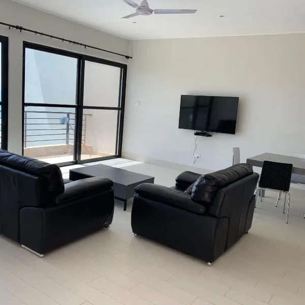 WATERFRONT FLAT，位于Sere Kunda NDing的酒店