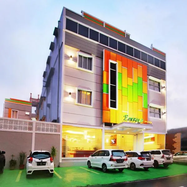 Emerald Hotel，位于Tidore的酒店