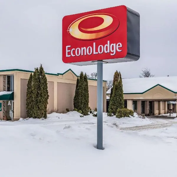 Econo Lodge，位于布雷纳德的酒店