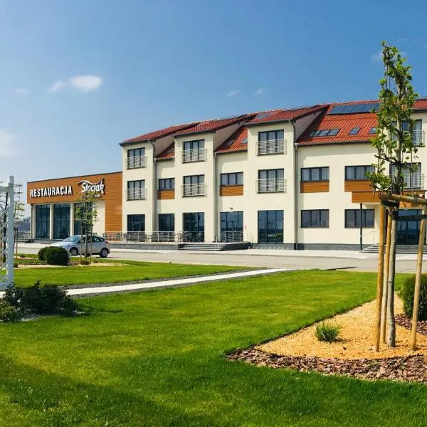 酒店及波若瓦斯瓦其克酒店，位于奥普尔的酒店