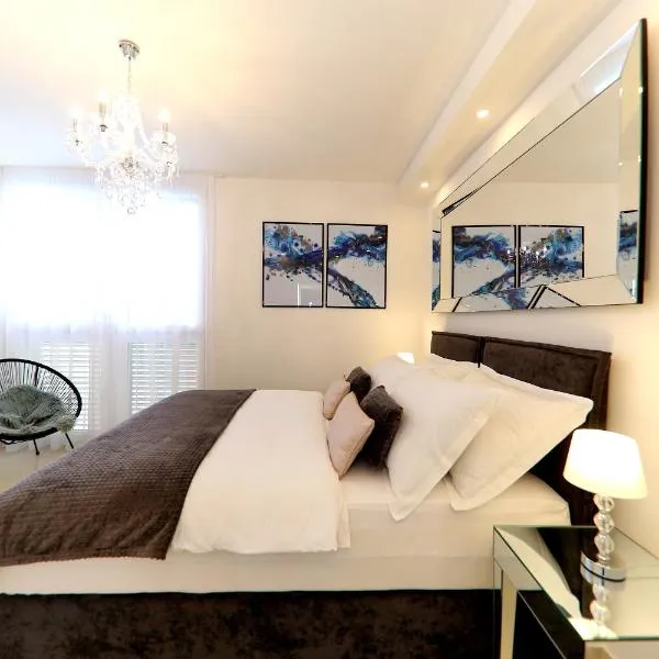 KIKO Luxury Accommodation，位于扎达尔的酒店