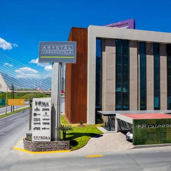Krystal Urban Monterrey San Jeronimo，位于Santa Catarina的酒店