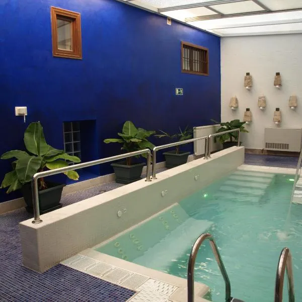 香格里拉卡萨修道院spa酒店，位于Valdelaguna的酒店