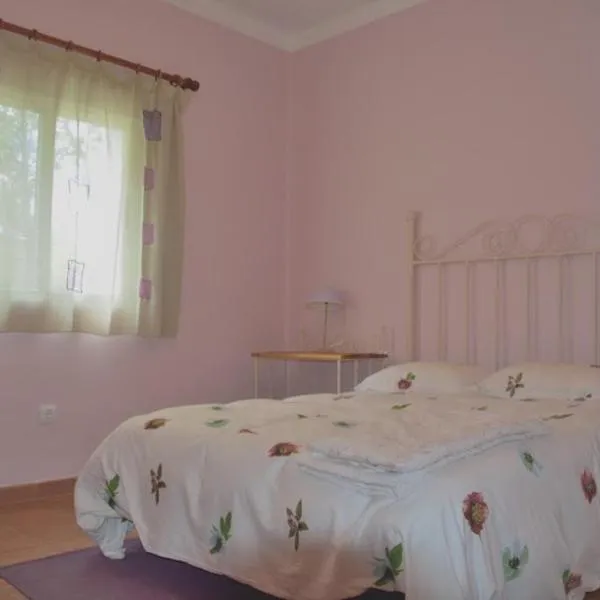 Casa en plena naturaleza ATTCC00637，位于Valdecañas de Tajo的酒店