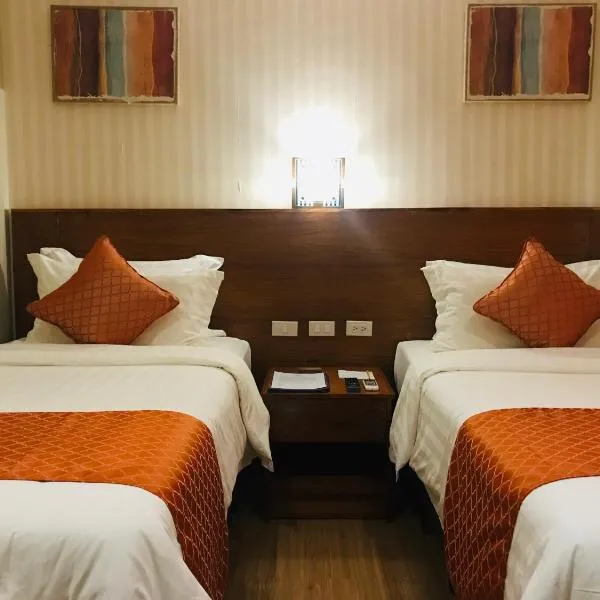 科伦索雷快捷酒店，位于Dipulao的酒店