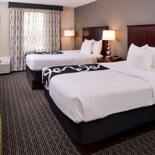 南印第安纳波利斯拉金塔旅馆及套房，位于Poplar Grove的酒店
