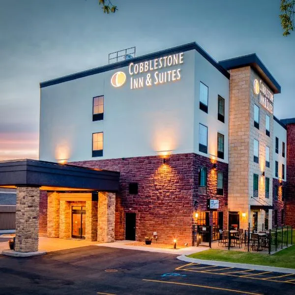 Cobblestone Inn & Suites Fairfield Bay，位于Heber Springs的酒店