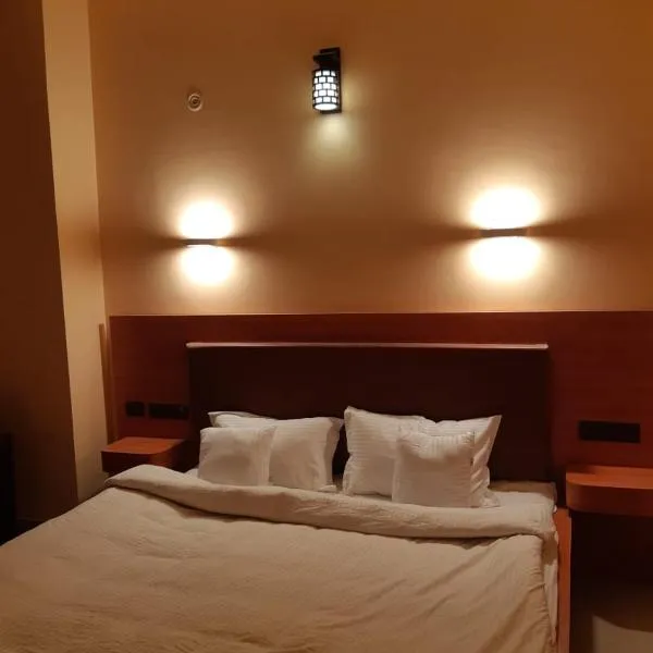 Highlander-cottage for rent，位于兰斯顿的酒店