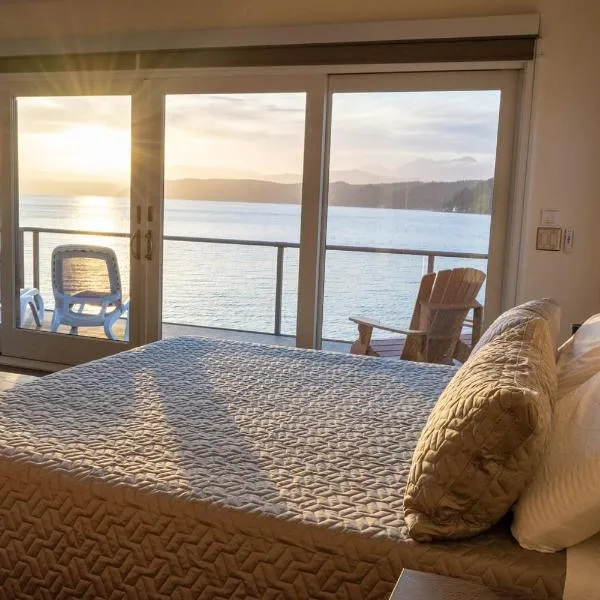 Luxury Lookout Hood Canal Vacation Rental，位于Agate的酒店