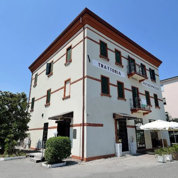 Atika & Atif - Hotel Autoespresso Venice，位于马格拉的酒店