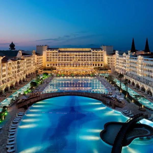 Titanic Mardan Palace，位于贝莱克的酒店