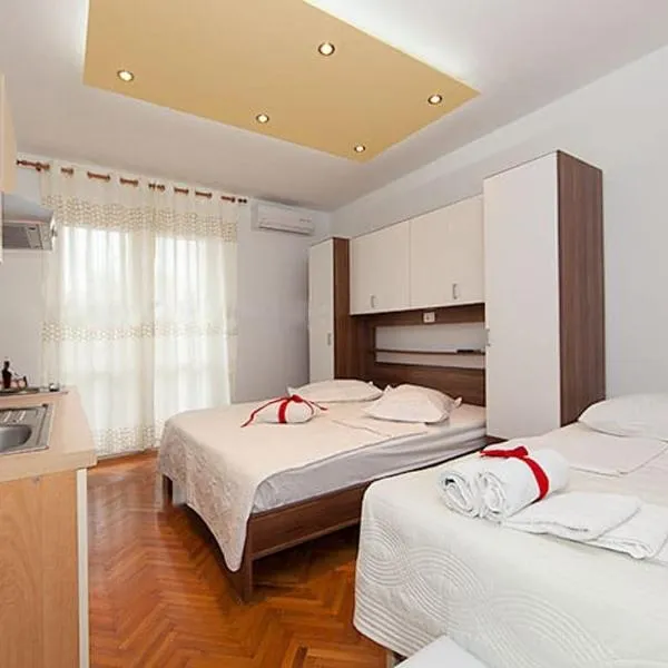 Apartmani Šarić，位于图彻皮的酒店