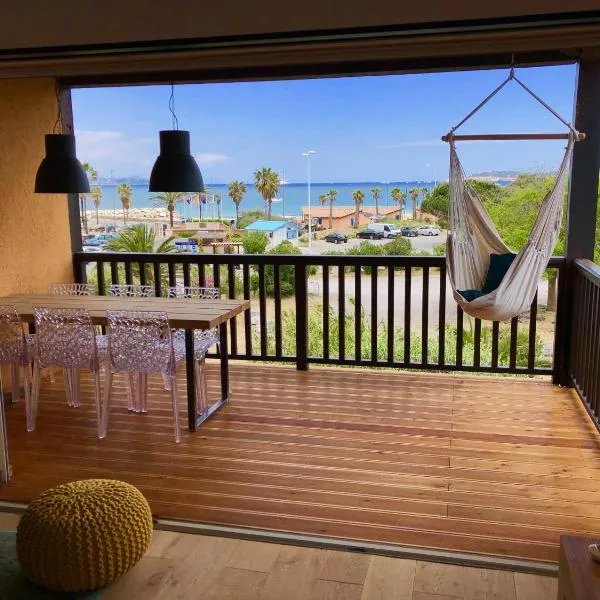 Appartement climatisé refait à neuf - VUE MER Saint-Tropez - Piscine- 50m plage，位于加桑的酒店