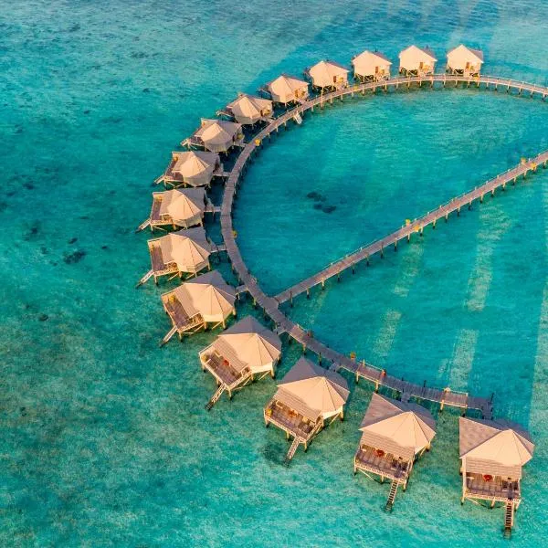 卡曼都岛Spa度假酒店，位于拉薇亚妮环礁的酒店