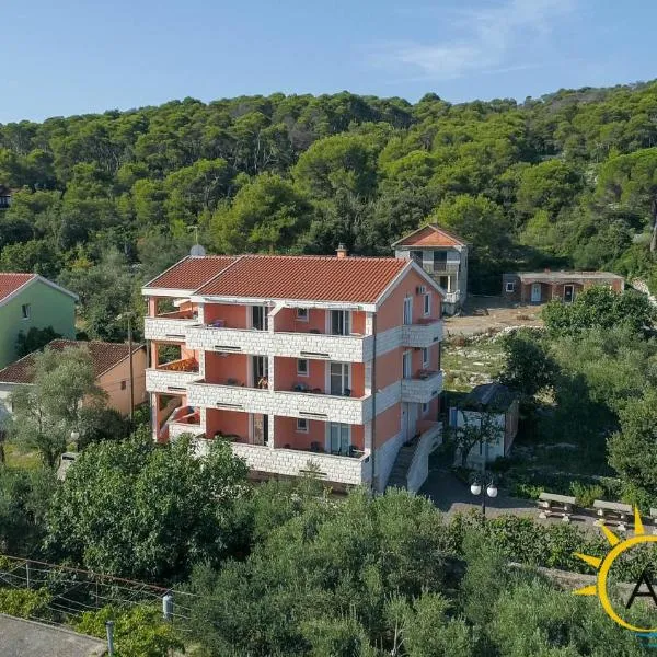 Apartmani Kovačić，位于奈维丹的酒店