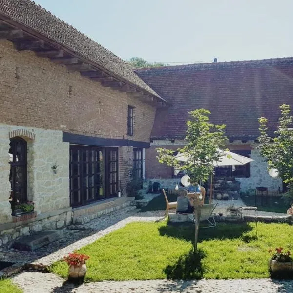 Casa Thea Cheile Nerei，位于Sasca Română的酒店