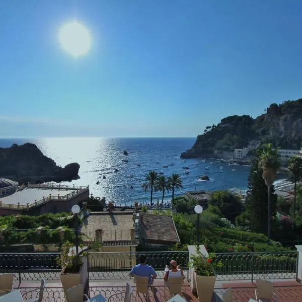 蔚蓝海湾酒店，位于陶尔米纳的酒店