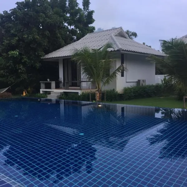 Bulan Villa rayong，位于班佩的酒店