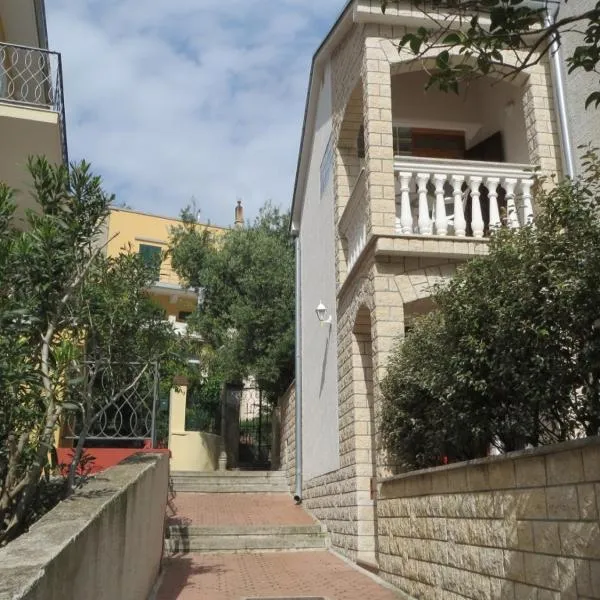 APARTMENT KATNIĆ 1-2-3，位于茨里克韦尼察的酒店