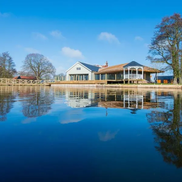 The Boathouse，位于滨海温特顿的酒店