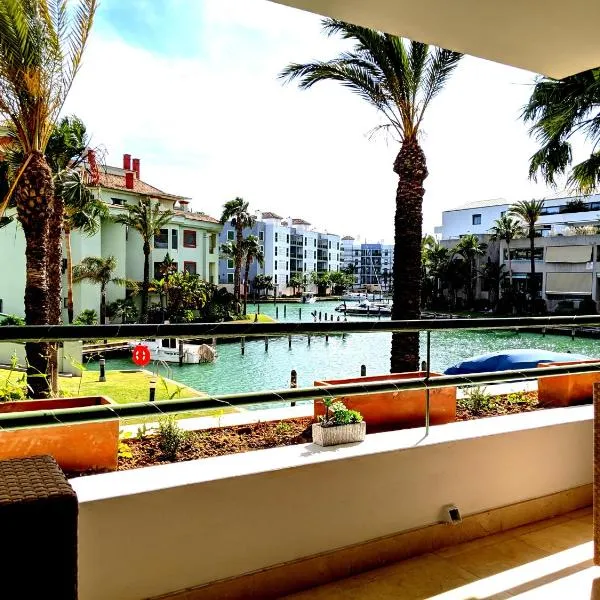 Polo Royale Waterfront Luxury Apt - 3 terraces and pool，位于索托格兰德的酒店