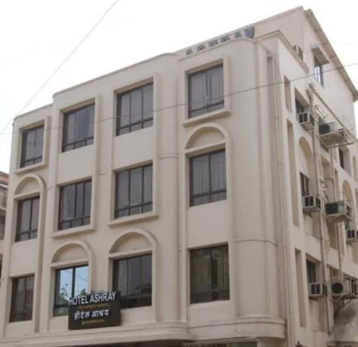 HOTEL ASHRAY INTERNATIONAL, SION - Near BKC，位于孟买的酒店