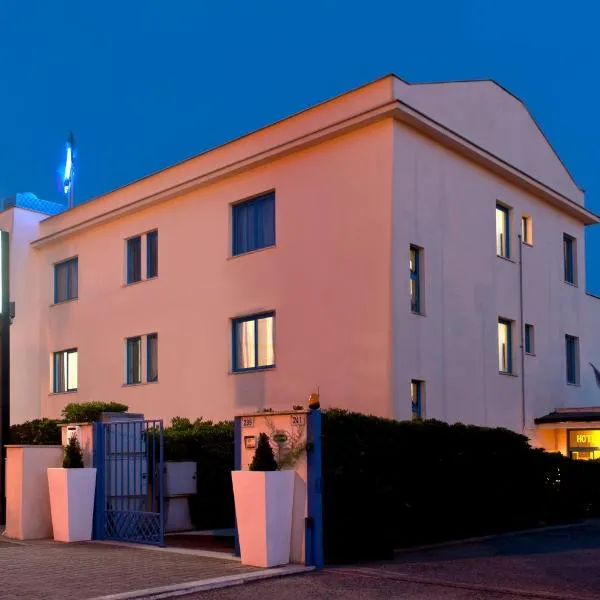 地中海酒店，位于利都拉蒂纳的酒店