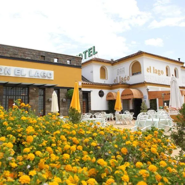 艾尔拉戈湖滨餐厅酒店，位于Dehesilla de Algar的酒店
