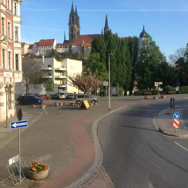 Apartments at Old Town Bridge Altstadt, Elbestrand, Fahrradweg, Schiffsanleger，位于梅森的酒店