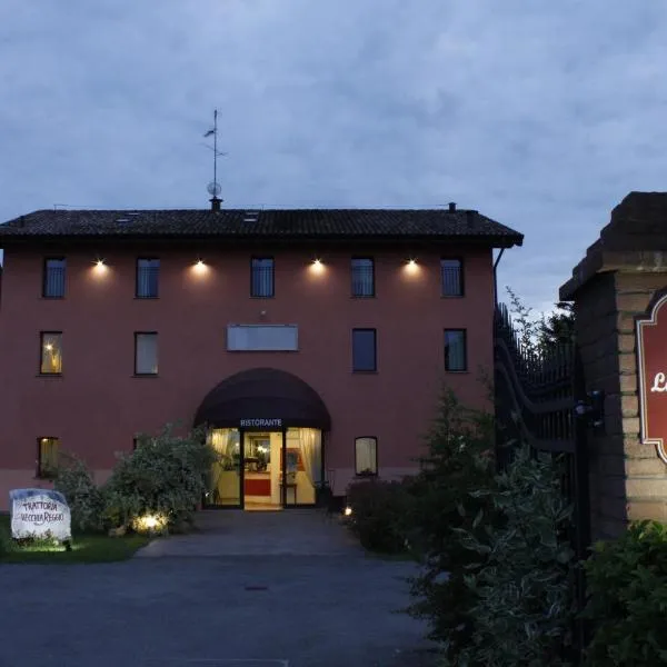 Hotel La Vecchia Reggio，位于Taneto的酒店