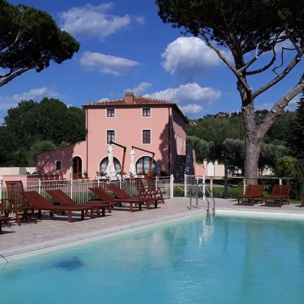 Le Bozze "Il Leccino" con piscina, WI-FI, posto auto，位于卡斯塔涅托卡尔杜奇的酒店