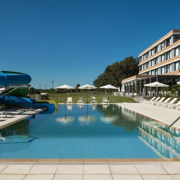 Salinas del Almiron Resort Termal,位于阿尔米隆温泉的酒店