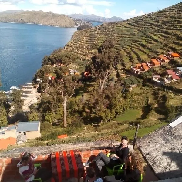 Las Cabañas Lodge，位于Isla de Sol的酒店