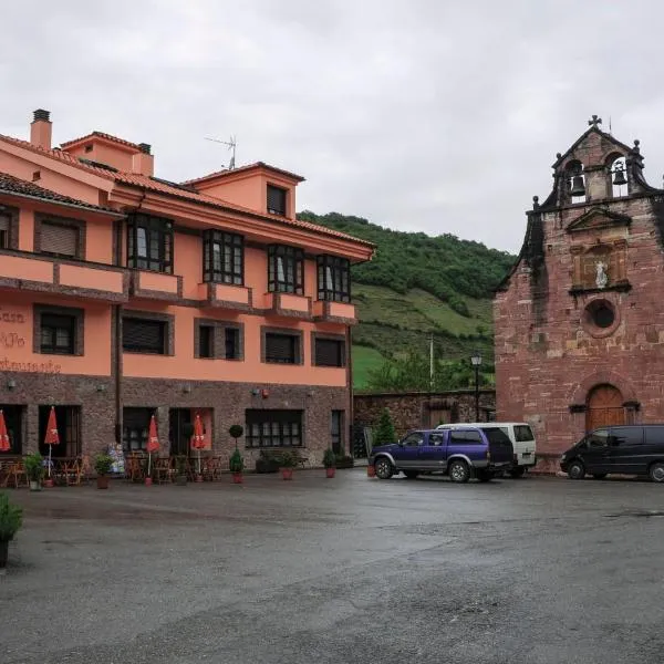 卡萨皮伯餐厅酒店，位于Tuña的酒店