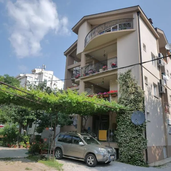 Apartments Blago Sutomore，位于苏托莫雷的酒店