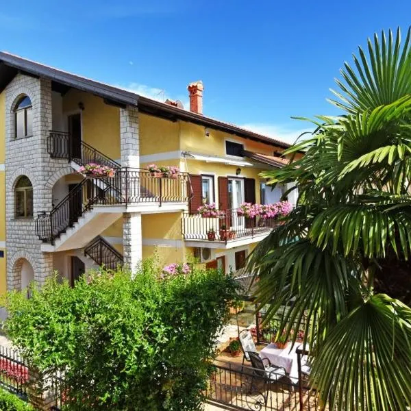 Apartments and Rooms Branka，位于诺维格勒伊斯特拉的酒店