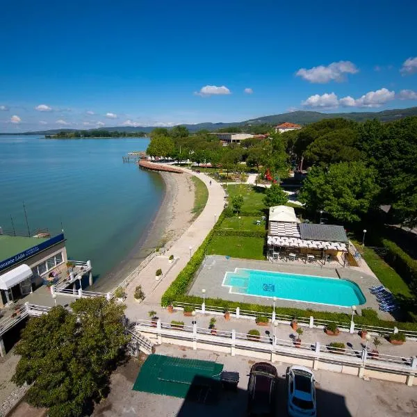 利多酒店，位于特拉西梅诺湖畔帕西尼亚诺的酒店