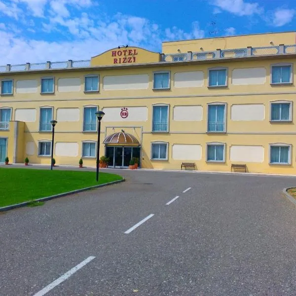 里齐酒店，位于San Damiano al Colle的酒店