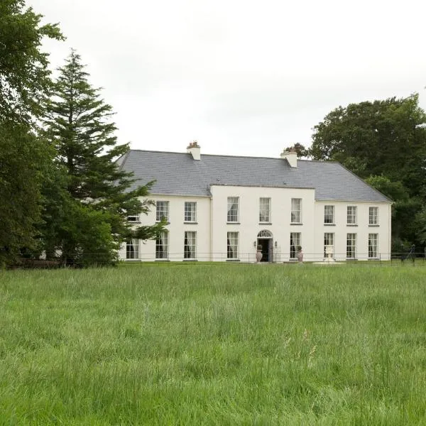 Grange Manor，位于Clogh的酒店