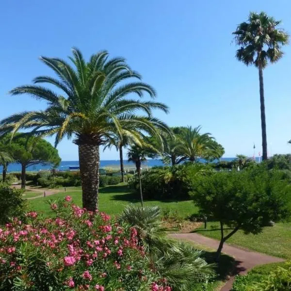 bel Appartement les pieds dans l'eau，位于卢贝新城的酒店