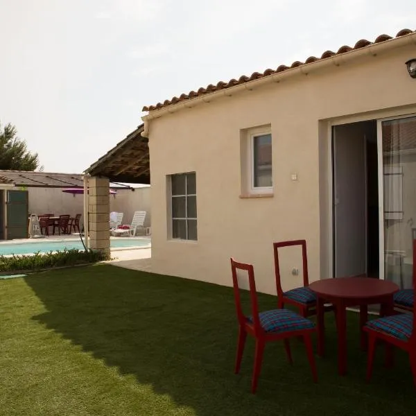 Studio l'Obrador 25 m2, vue jardin & terrasse + accès piscine，位于La Livinière的酒店