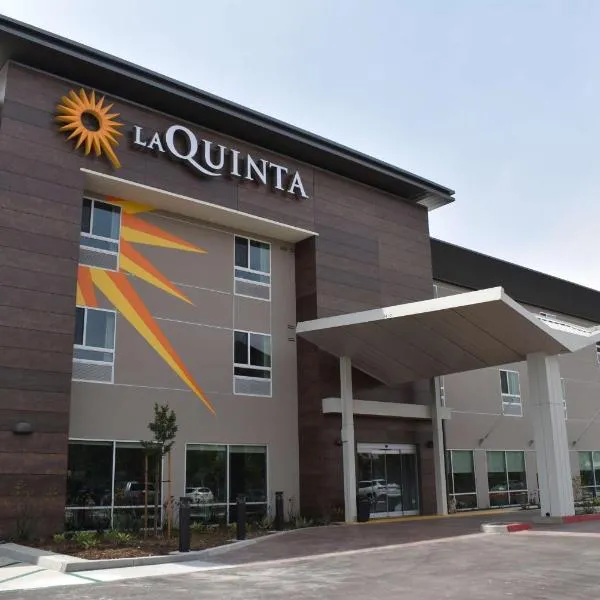 La Quinta Inn & Suites by Wyndham San Bernardino，位于圣贝纳迪诺的酒店