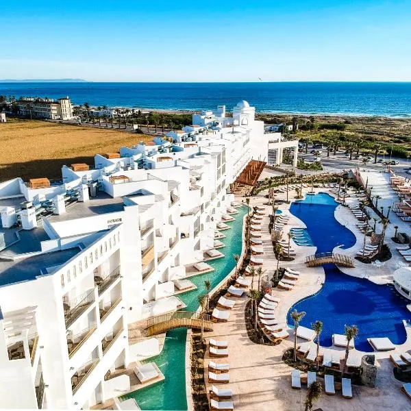 Zahara Beach & Spa by QHotels - Adults Recommended，位于萨阿拉德洛斯阿图内斯的酒店