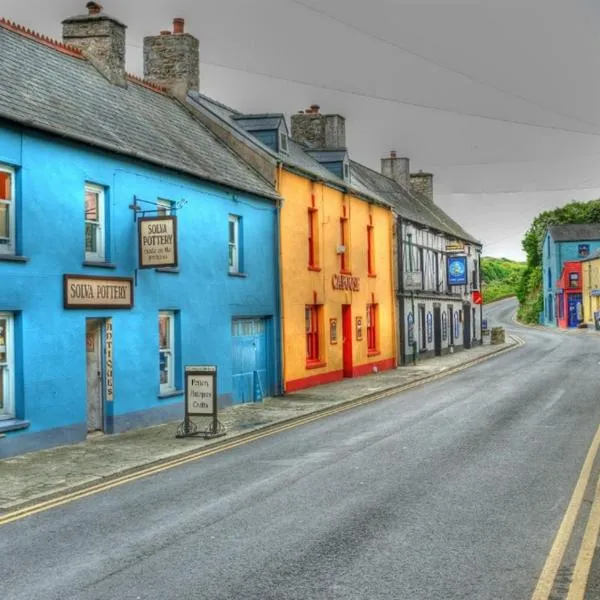 The Ship Inn，位于Porthgain的酒店