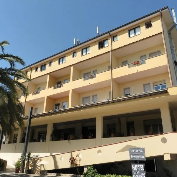 106号酒店，位于Soveria Simeri的酒店