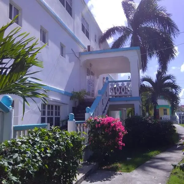 Beverley's Guest House, Nevis，位于Cliftons的酒店